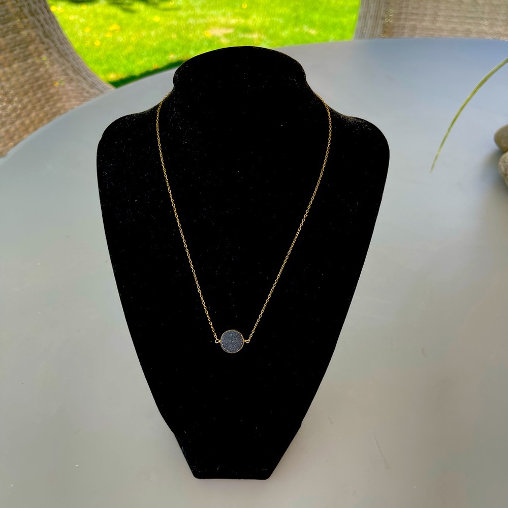 Gold & Black druzy necklace. EUC.